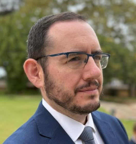 José Antonio Torres Martínez, traductor-intérprete jurado